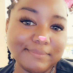 Meet your Posher, Dena